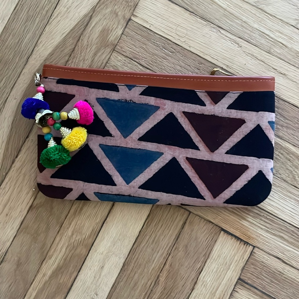 Cute pouch with tassles